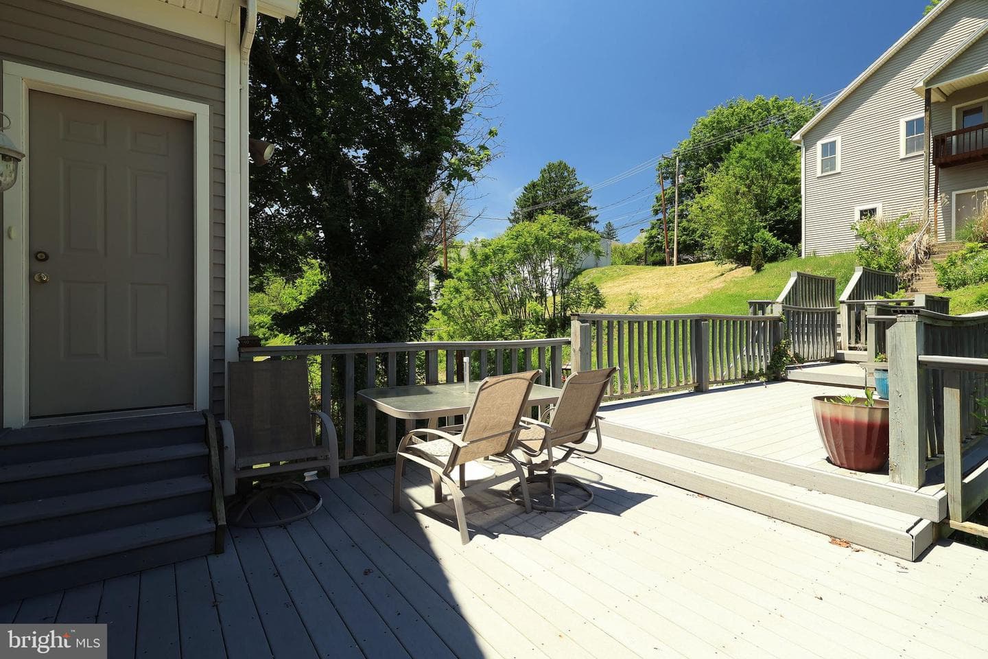 153 E Linn Street photo 76
