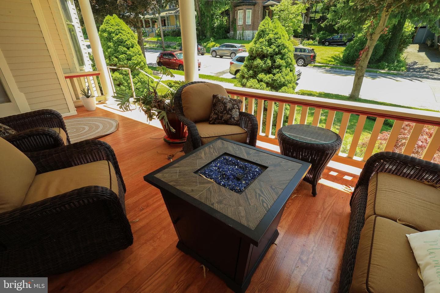 153 E Linn Street photo 8