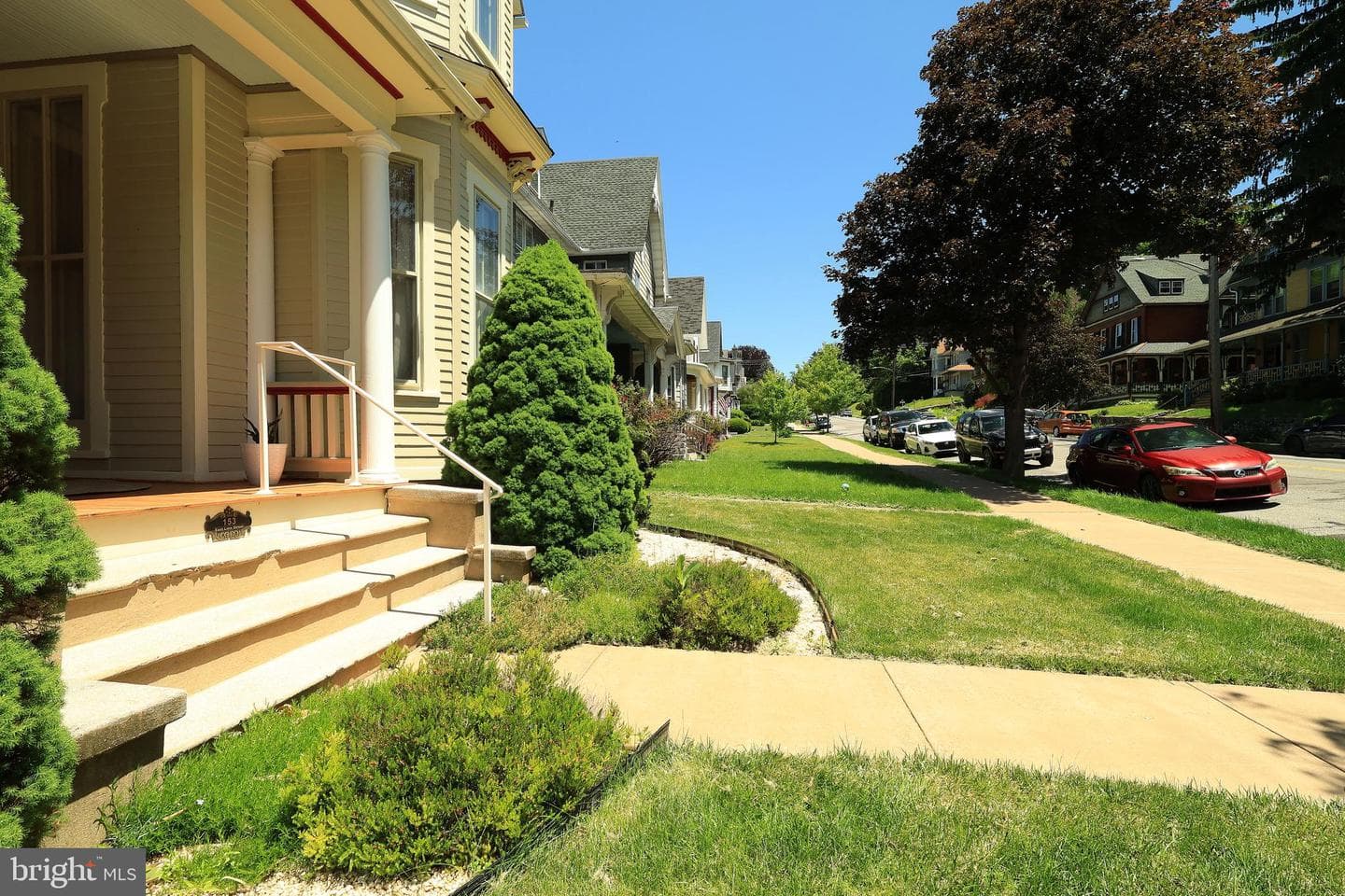 153 E Linn Street photo 81