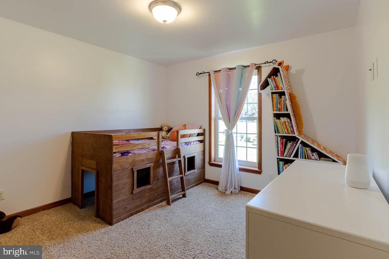 111 Long Lane photo 13