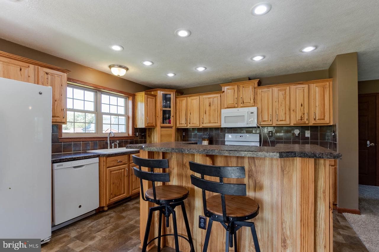 111 Long Lane photo 4