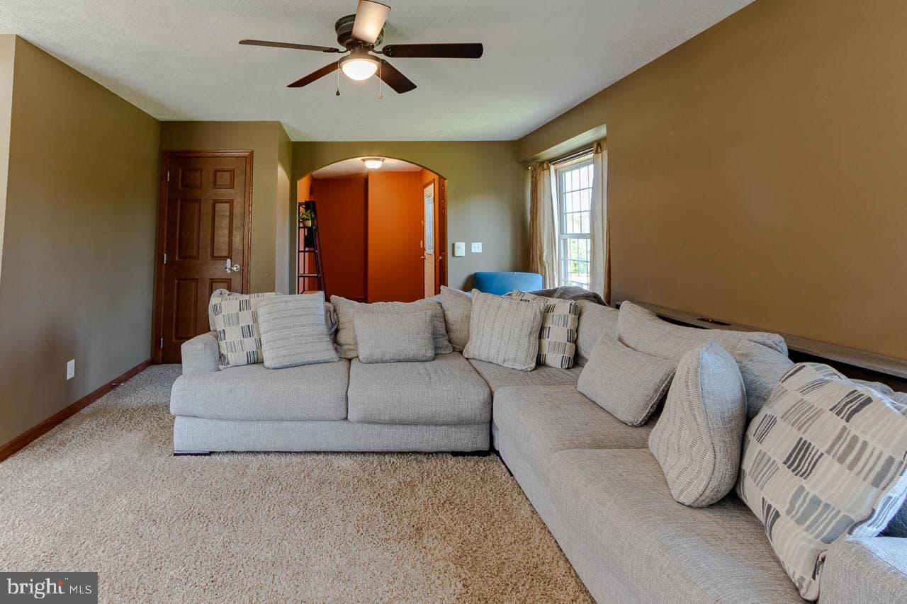 111 Long Lane photo 8
