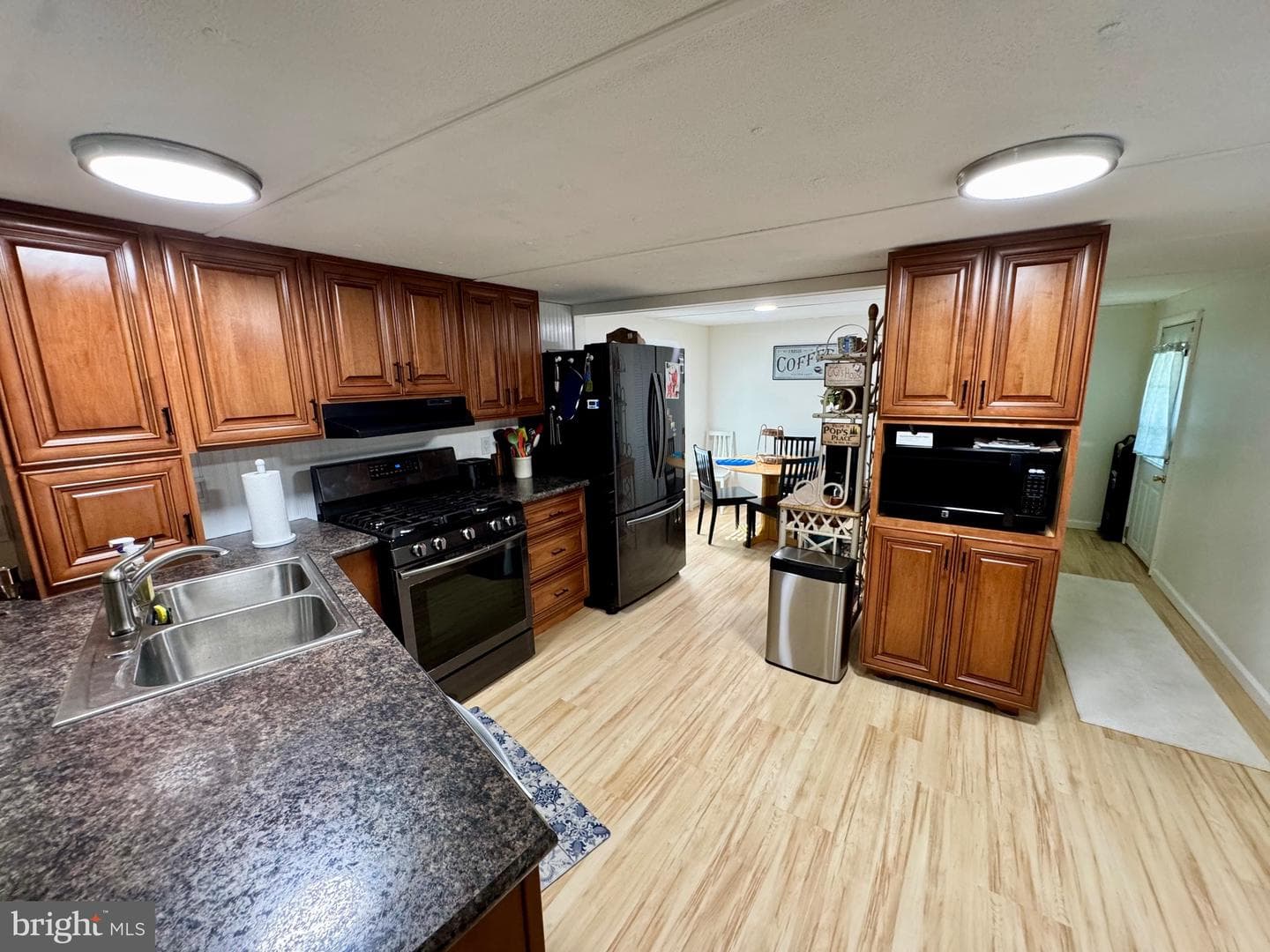 256 Hickory Street photo 25