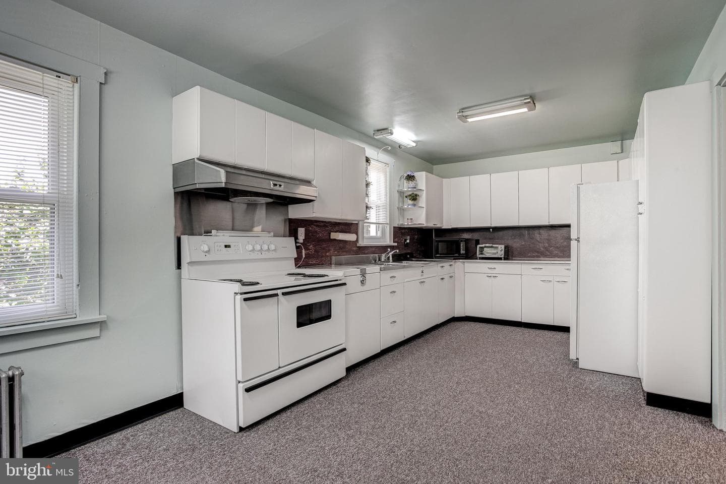 516 E Linn Street photo 12
