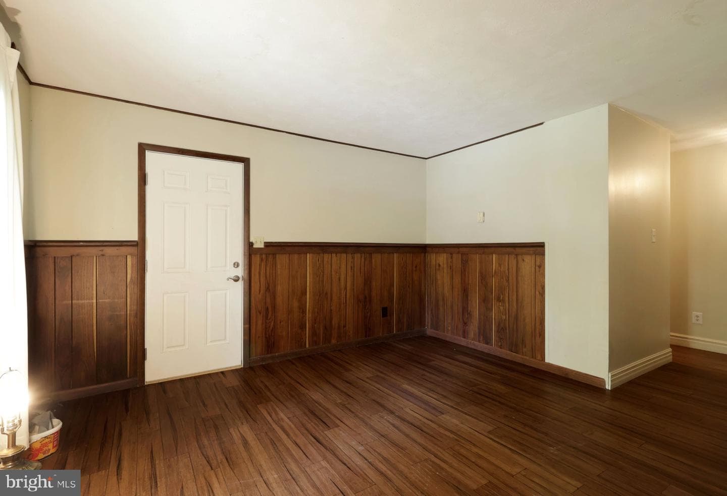 593 Devonshire Drive photo 24