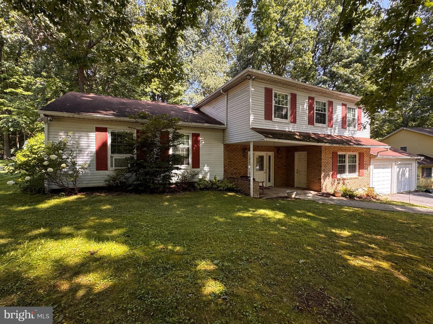 593 Devonshire Drive photo 3