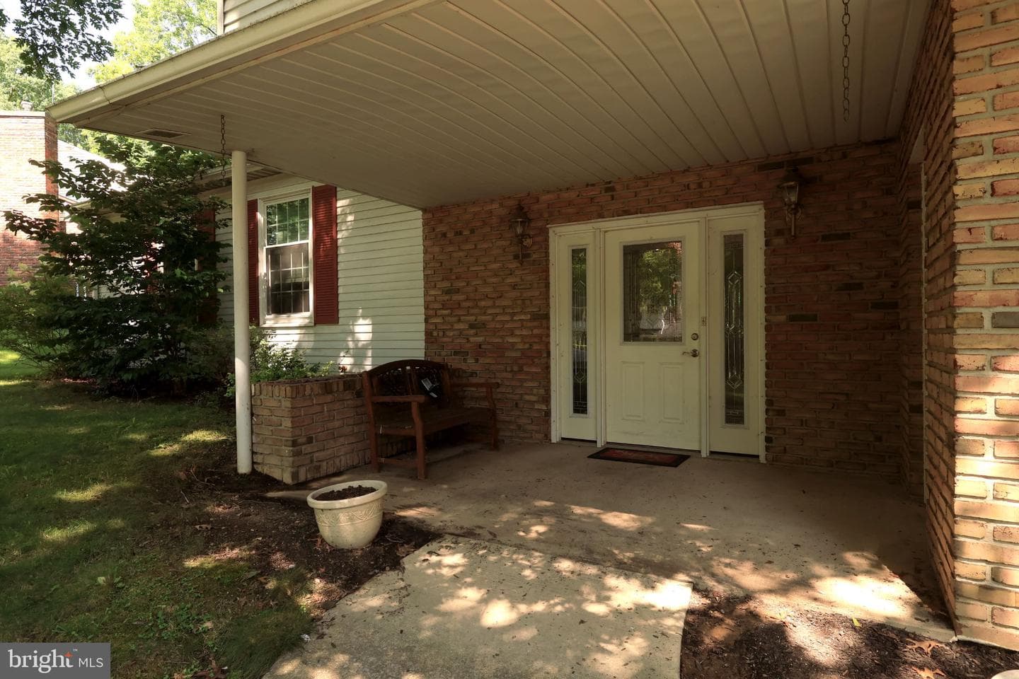 593 Devonshire Drive photo 4