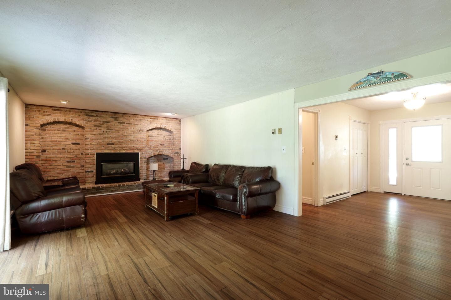 593 Devonshire Drive photo 8