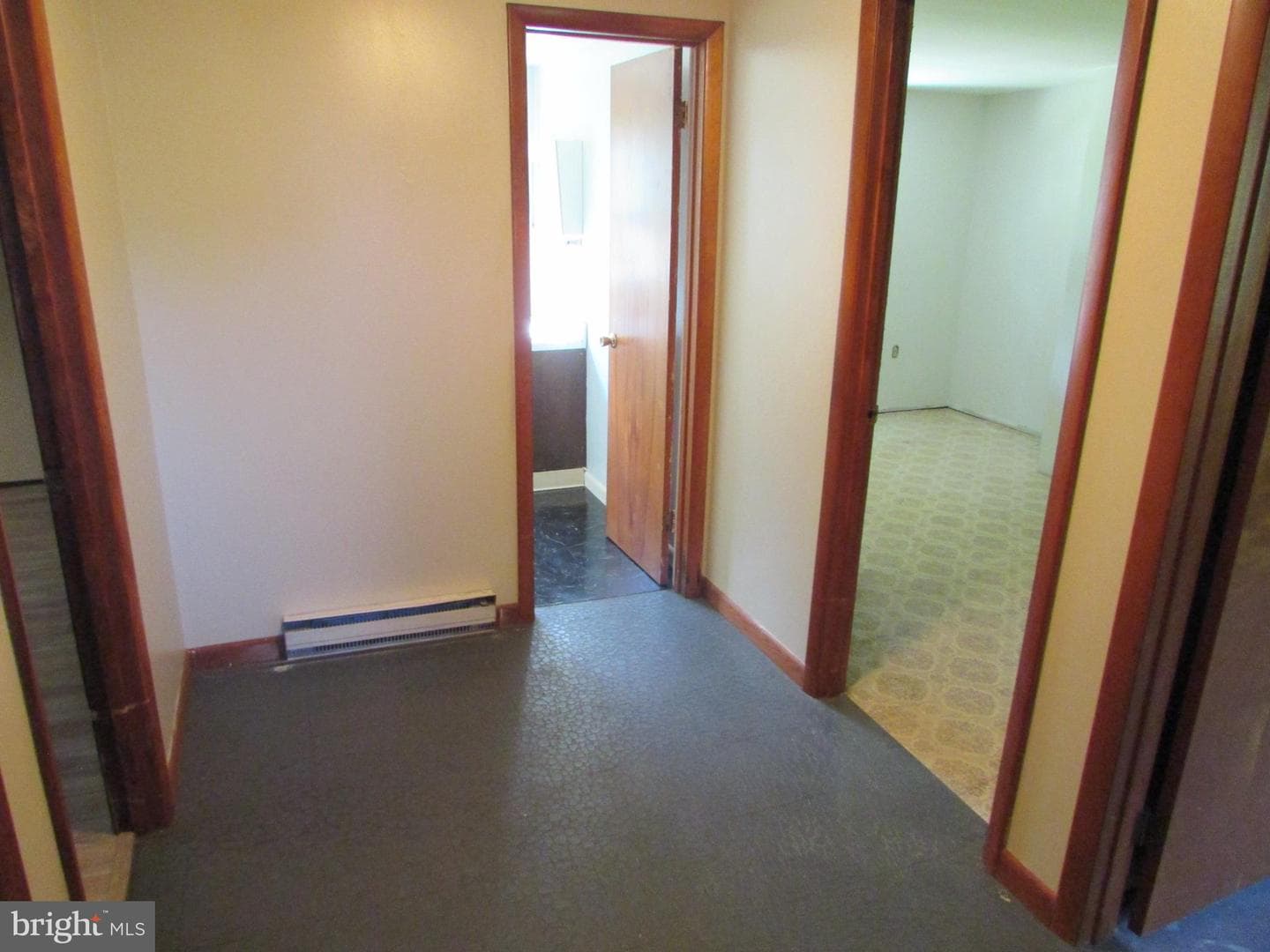 404 Beaverbrook Drive photo 39