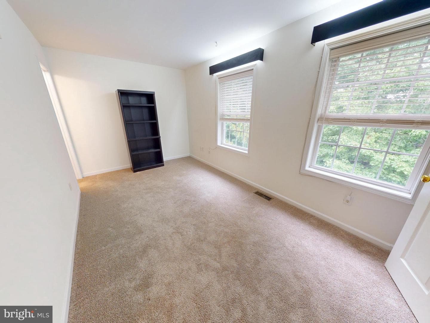 763 Oakwood Avenue photo 13