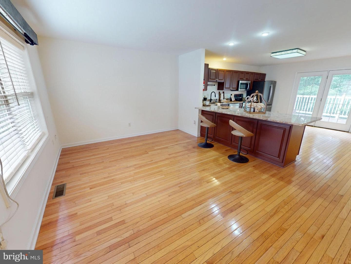 763 Oakwood Avenue photo 4