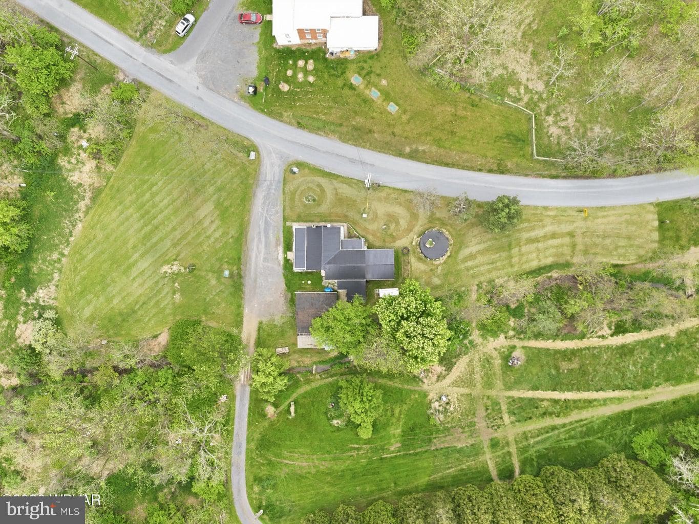 848 Hunter Run Road photo 9