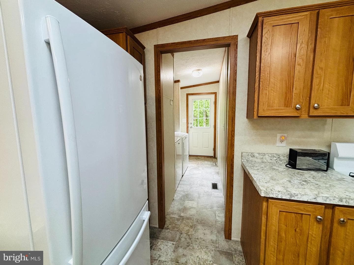 107 E Park Avenue photo 8