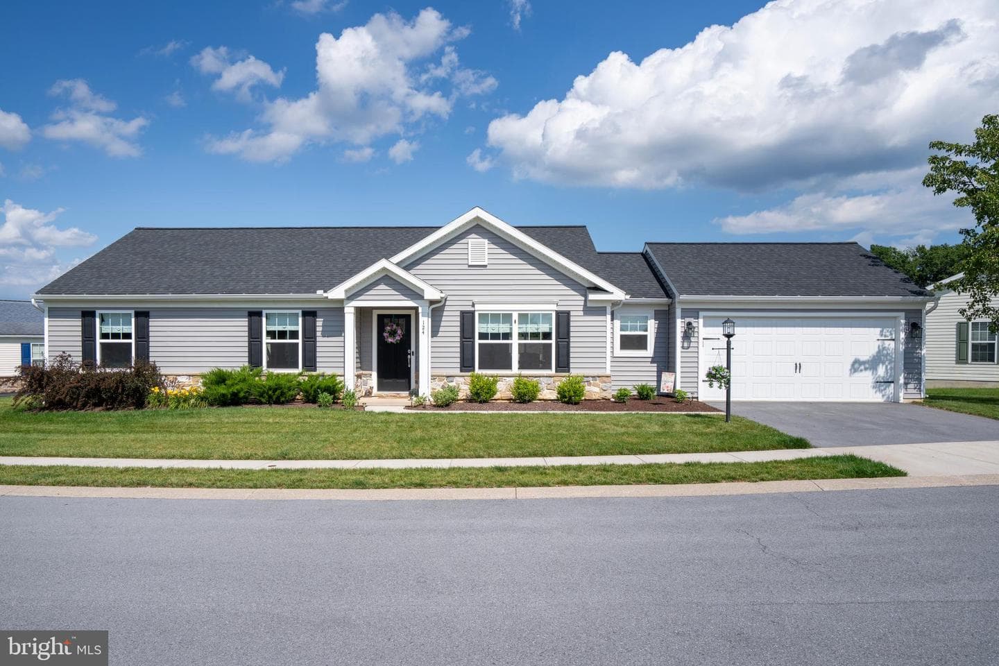 124 Marshall Boulevard photo 1