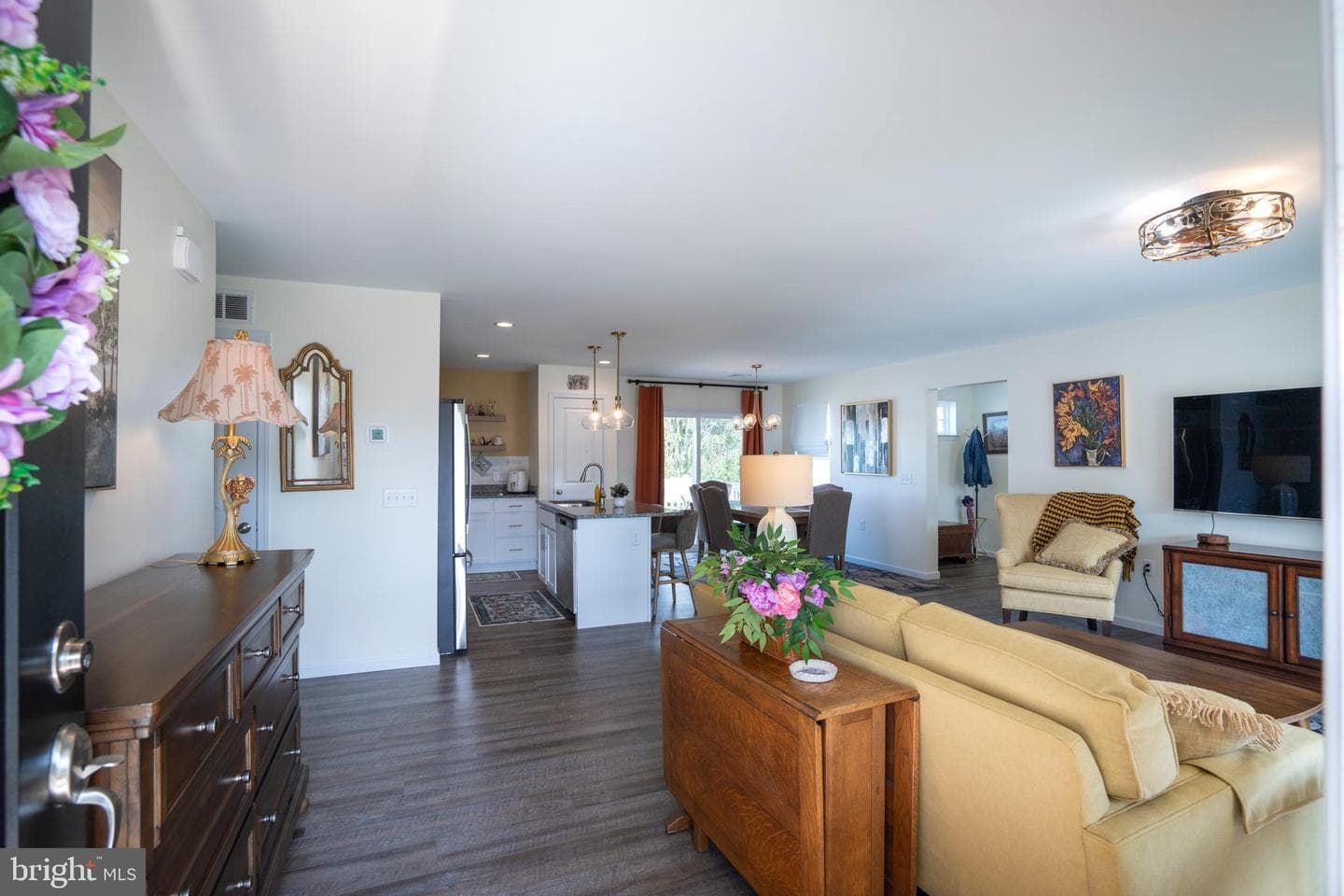 124 Marshall Boulevard photo 11