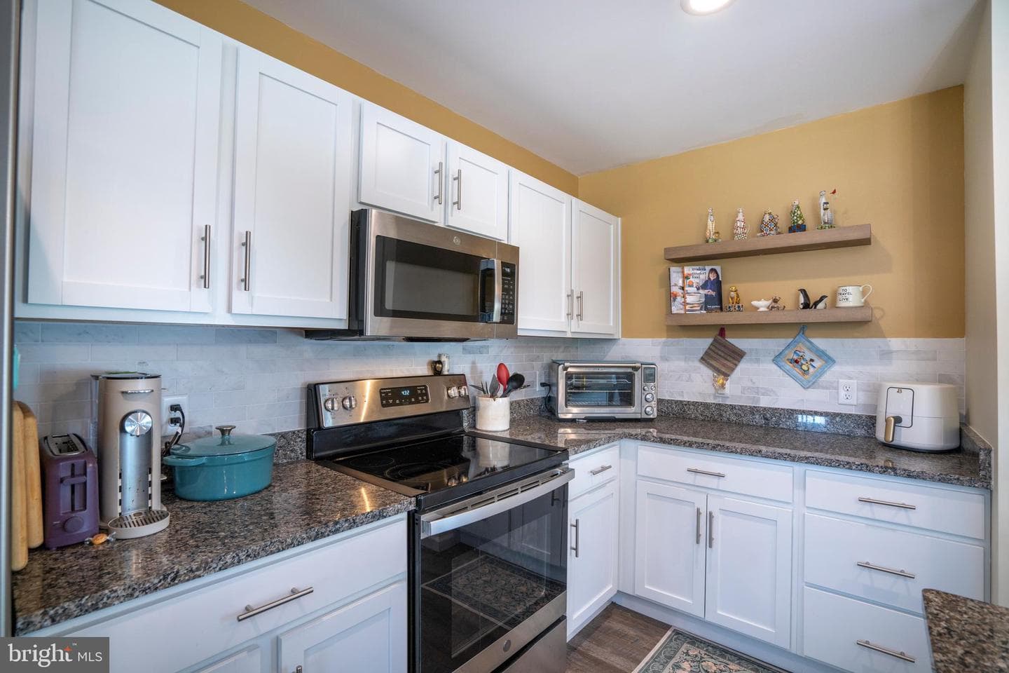 124 Marshall Boulevard photo 19