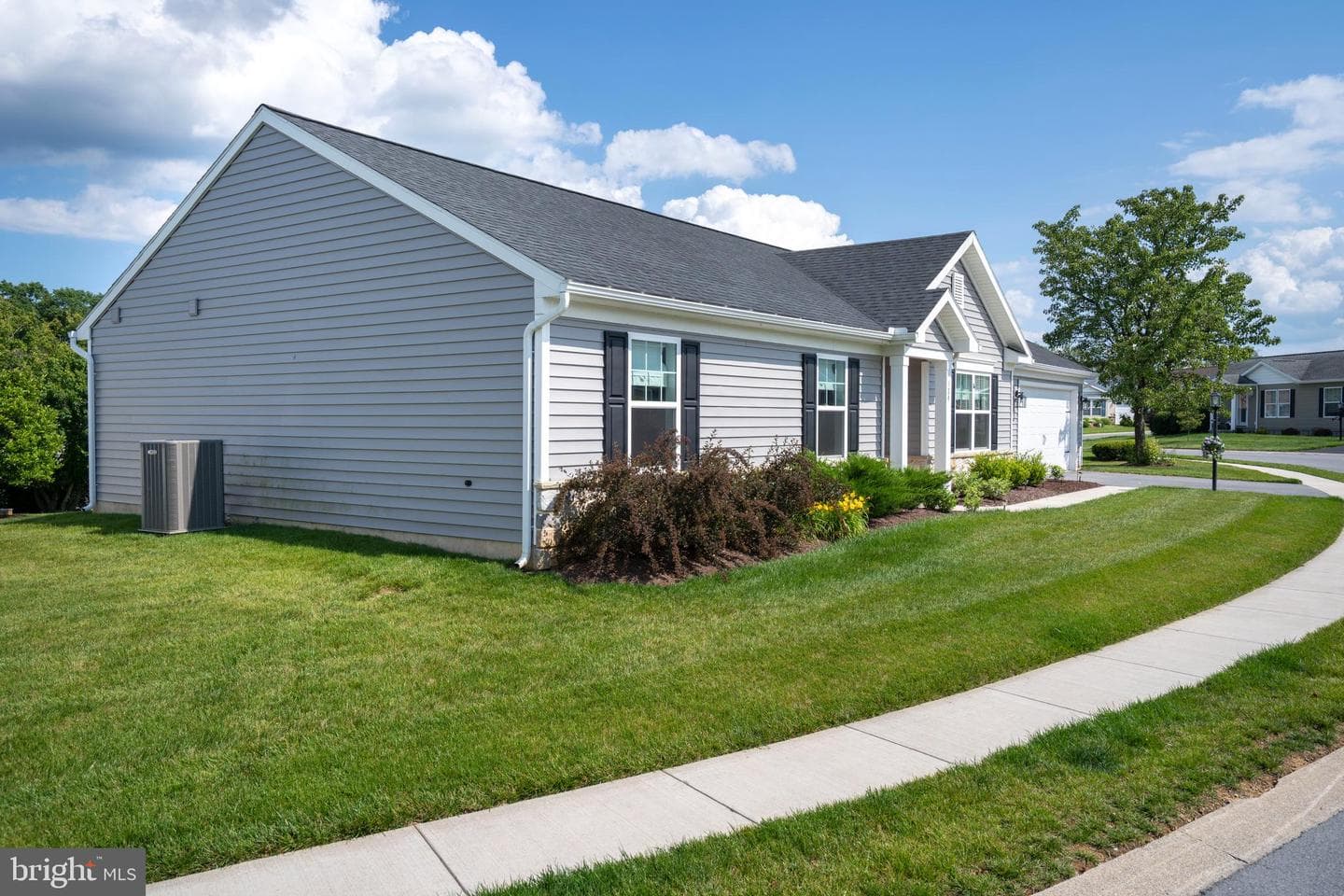 124 Marshall Boulevard photo 3