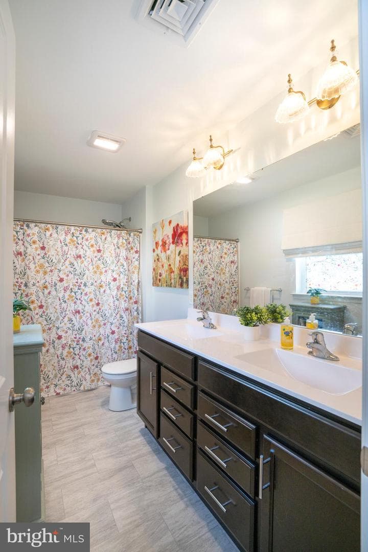 124 Marshall Boulevard photo 31