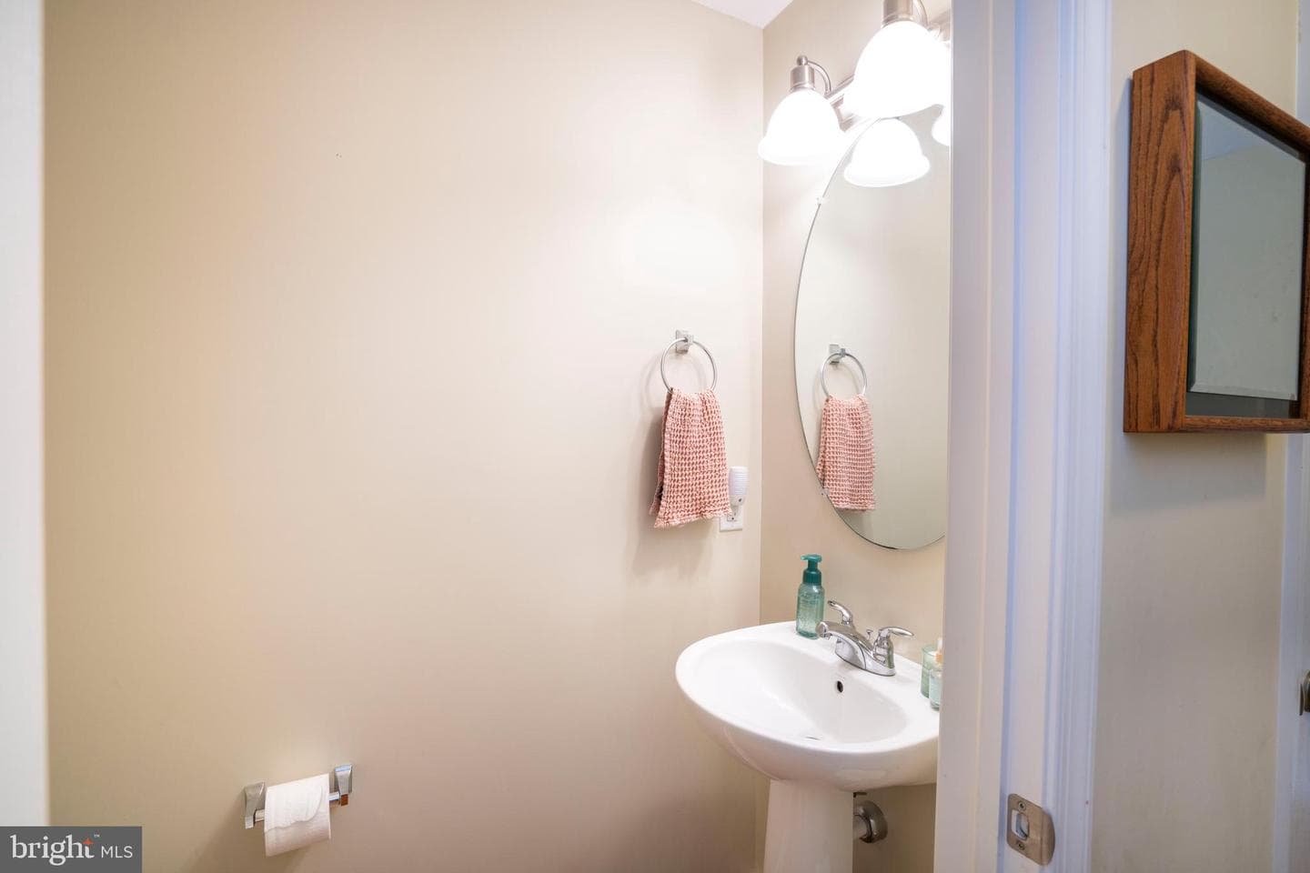 144 Garret Way photo 28