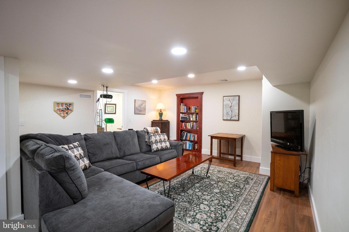 144 Garret Way photo 4