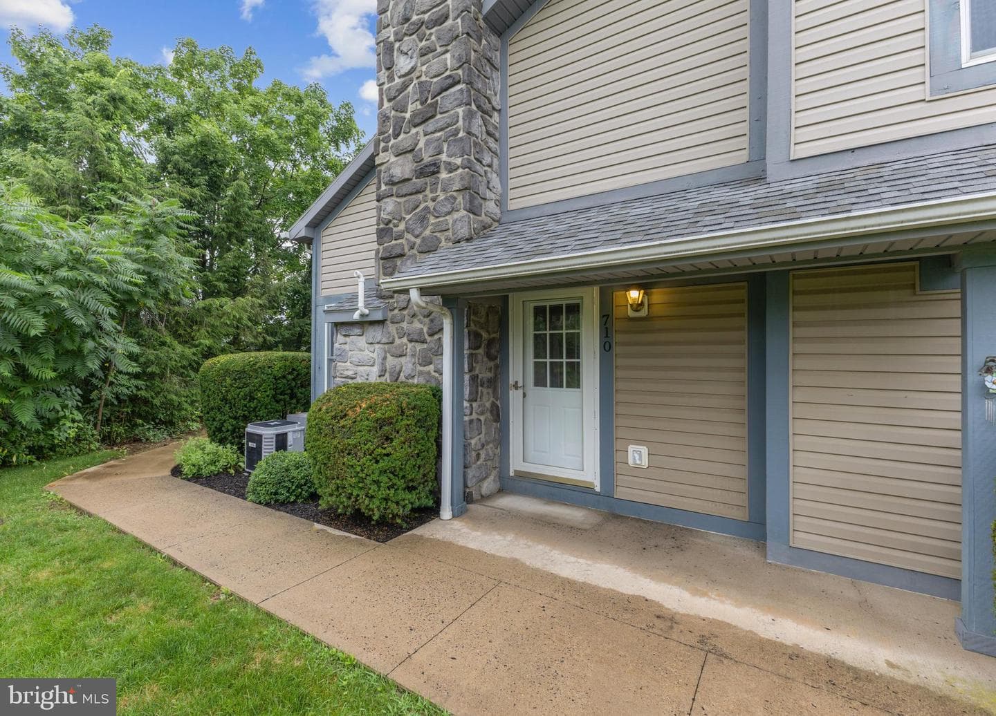 710 Tussey Lane photo 4