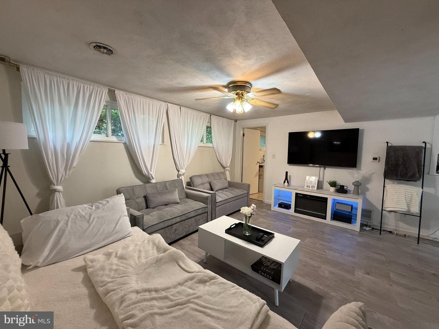 2042 Fairwood Lane photo 6