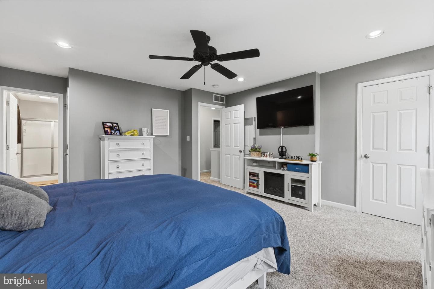 140 Exeter Lane photo 25