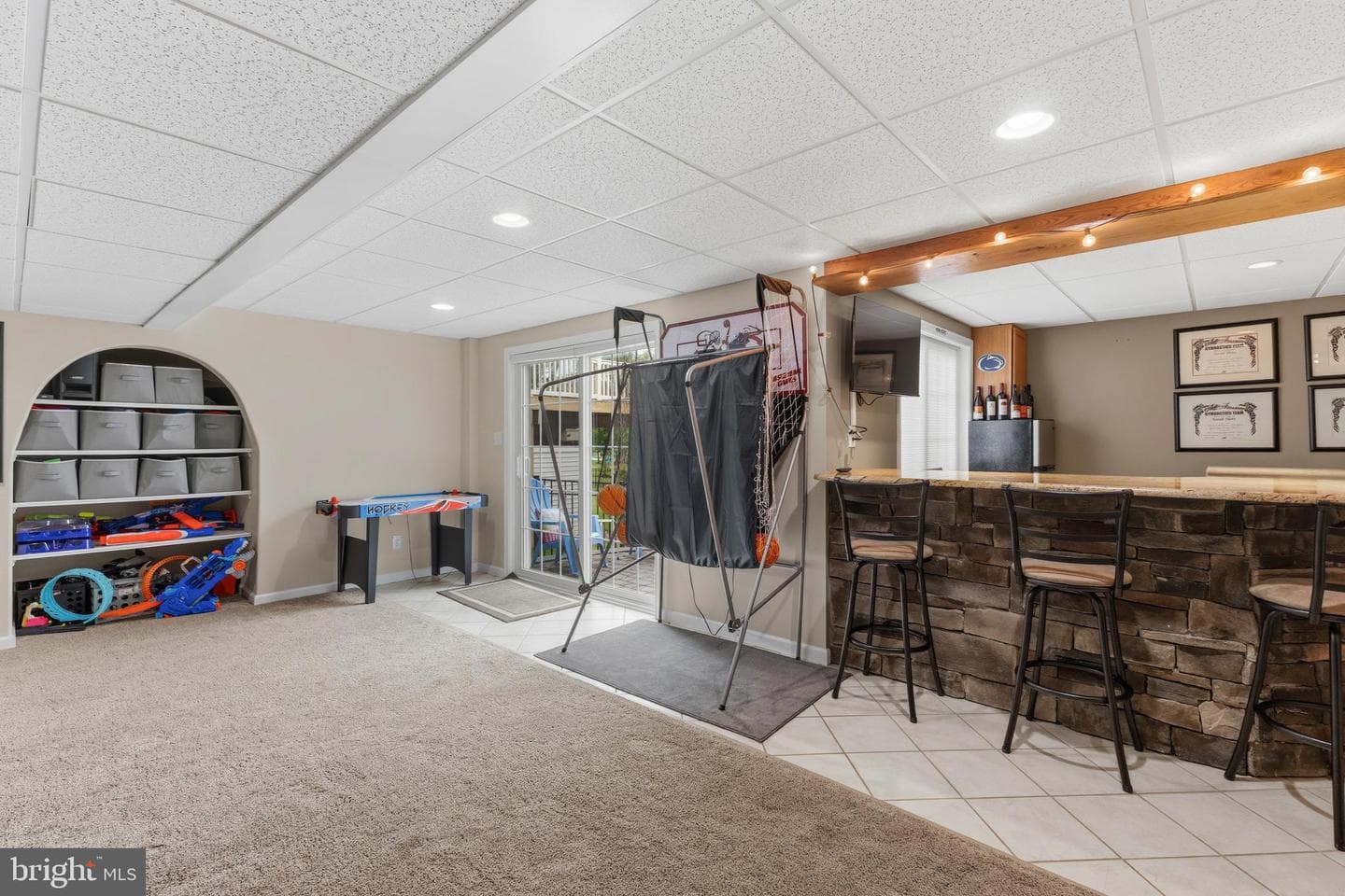 140 Exeter Lane photo 32