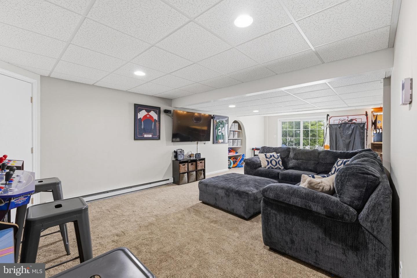 140 Exeter Lane photo 33