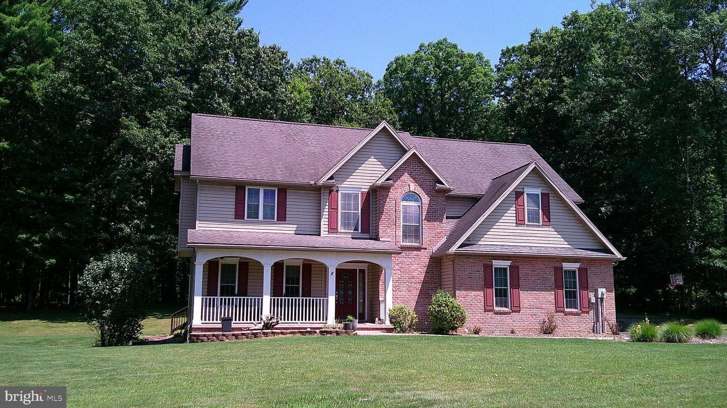 279 Montauk Circle photo 4