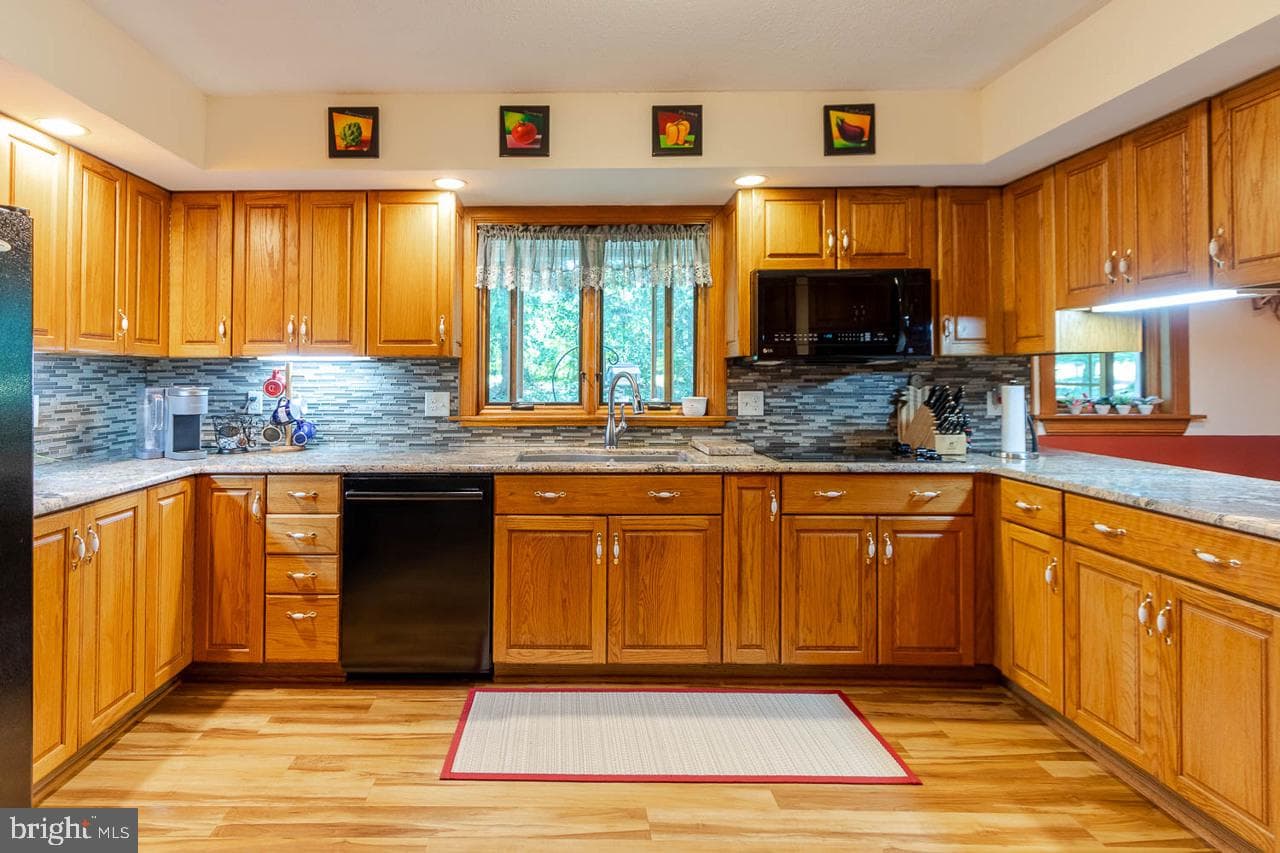 1000 Saxton Drive photo 15