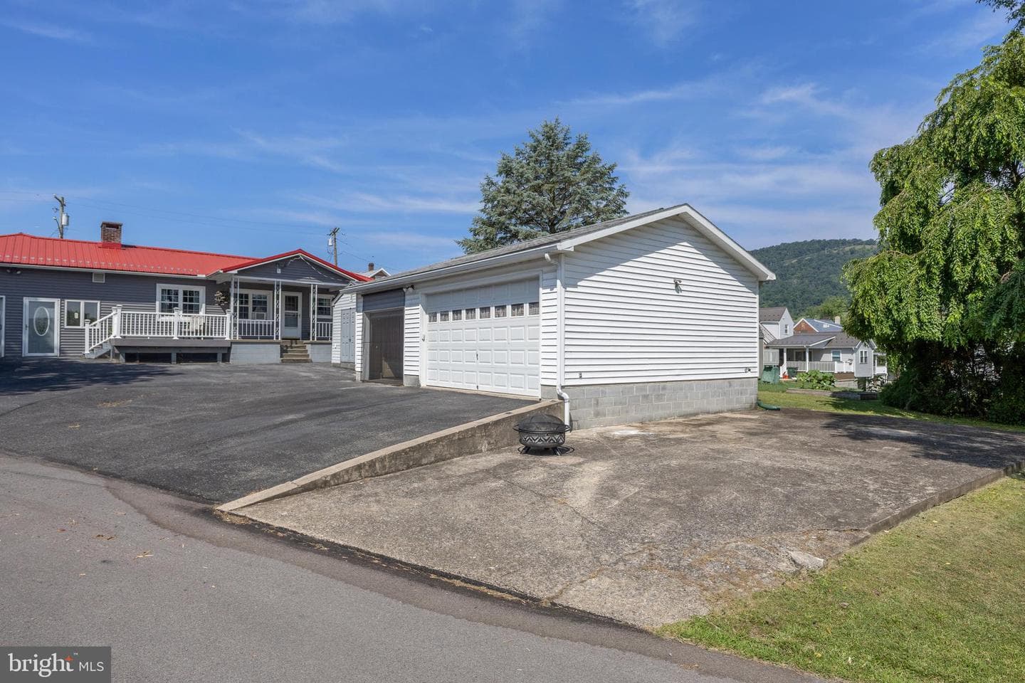 122 Haupt Avenue photo 26