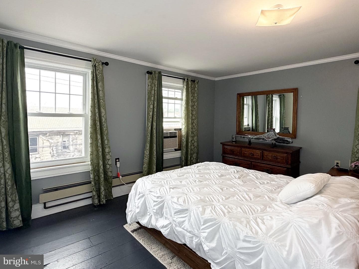 138 W Logan Street photo 26