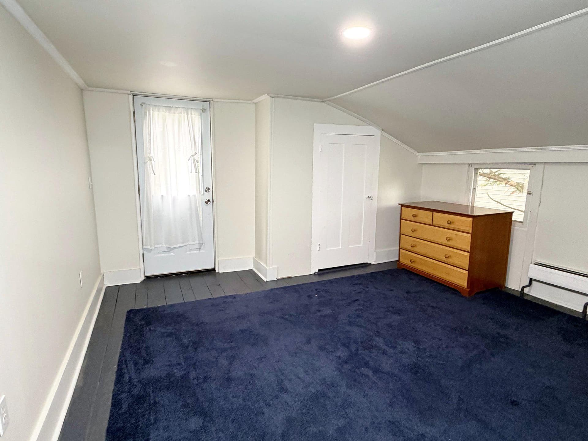 138 W Logan Street photo 31