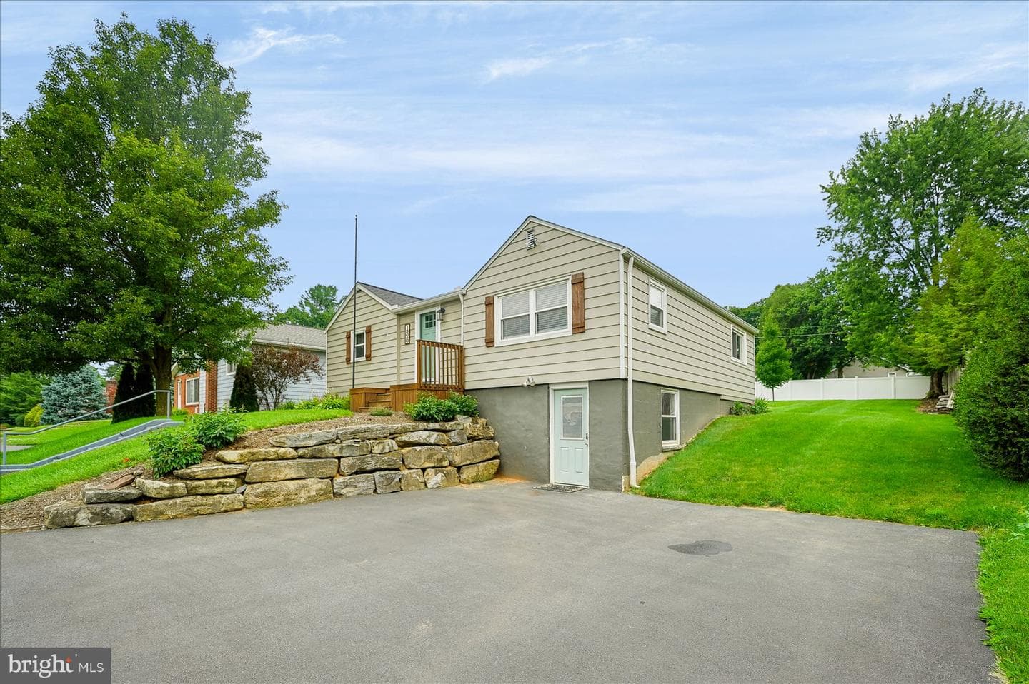 135 Lee Avenue photo 1