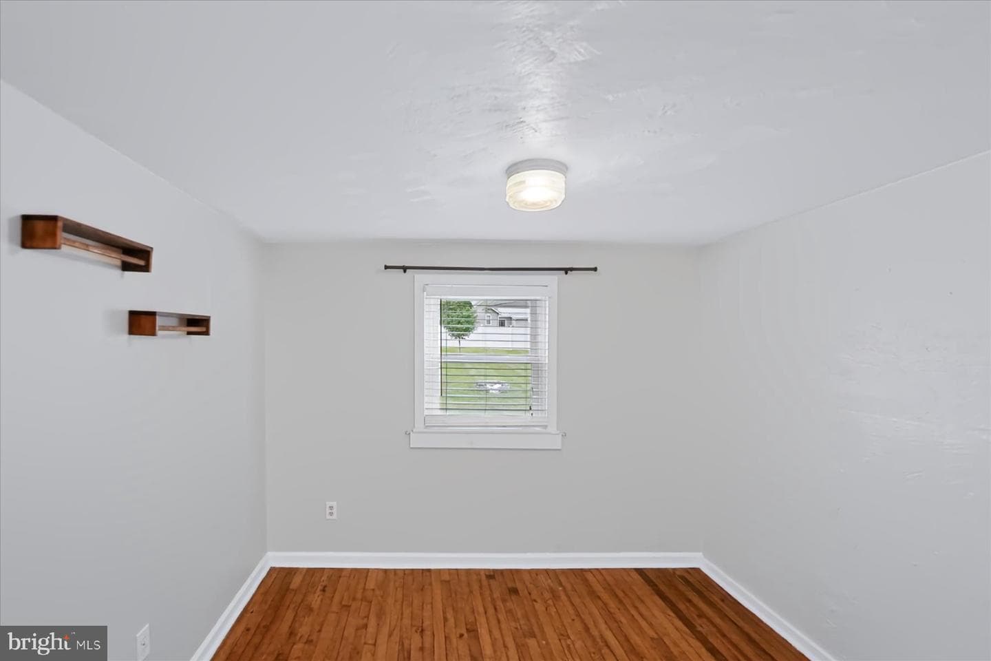 135 Lee Avenue photo 12