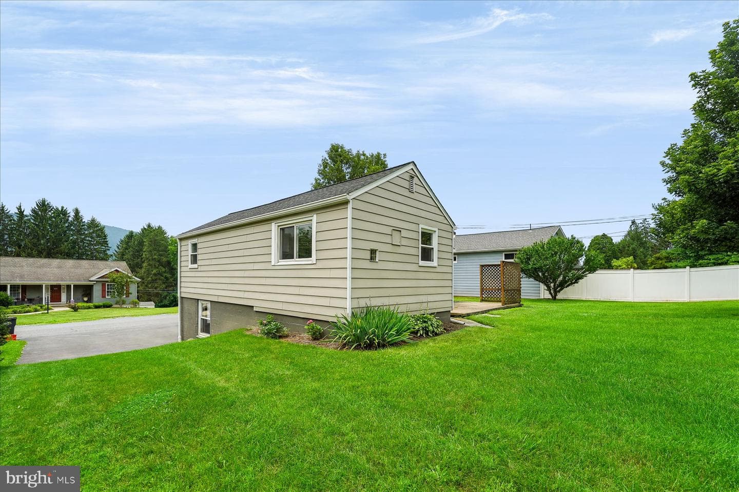 135 Lee Avenue photo 27