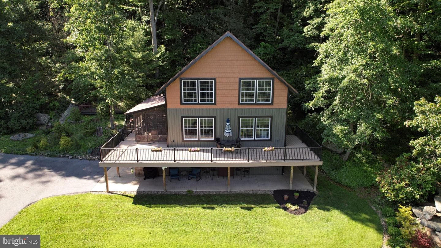 226 Strawberry Hill Road photo 1