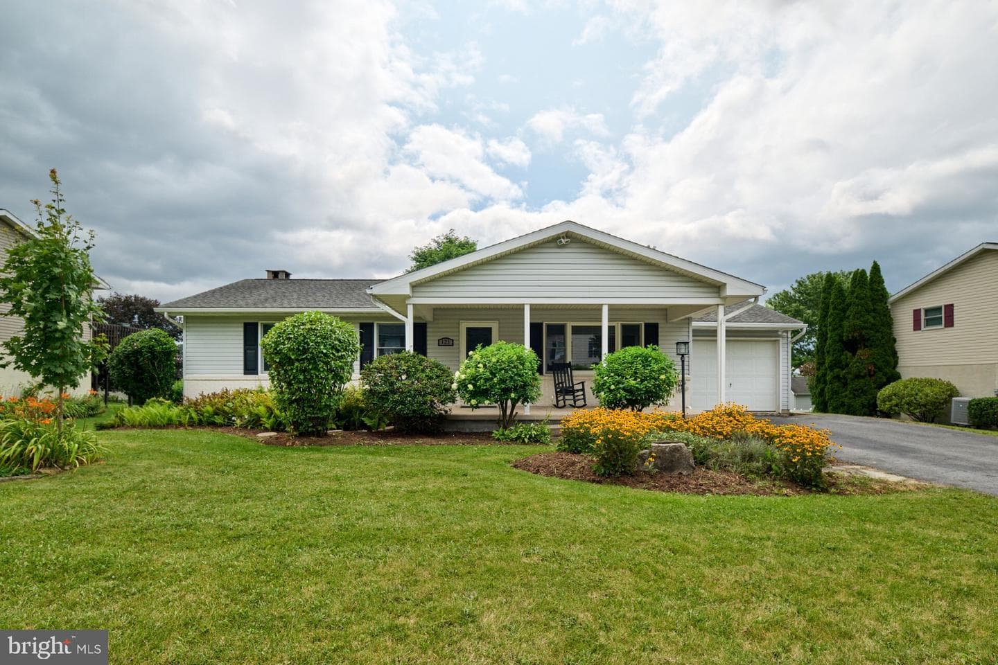 121 Julian Drive photo 1