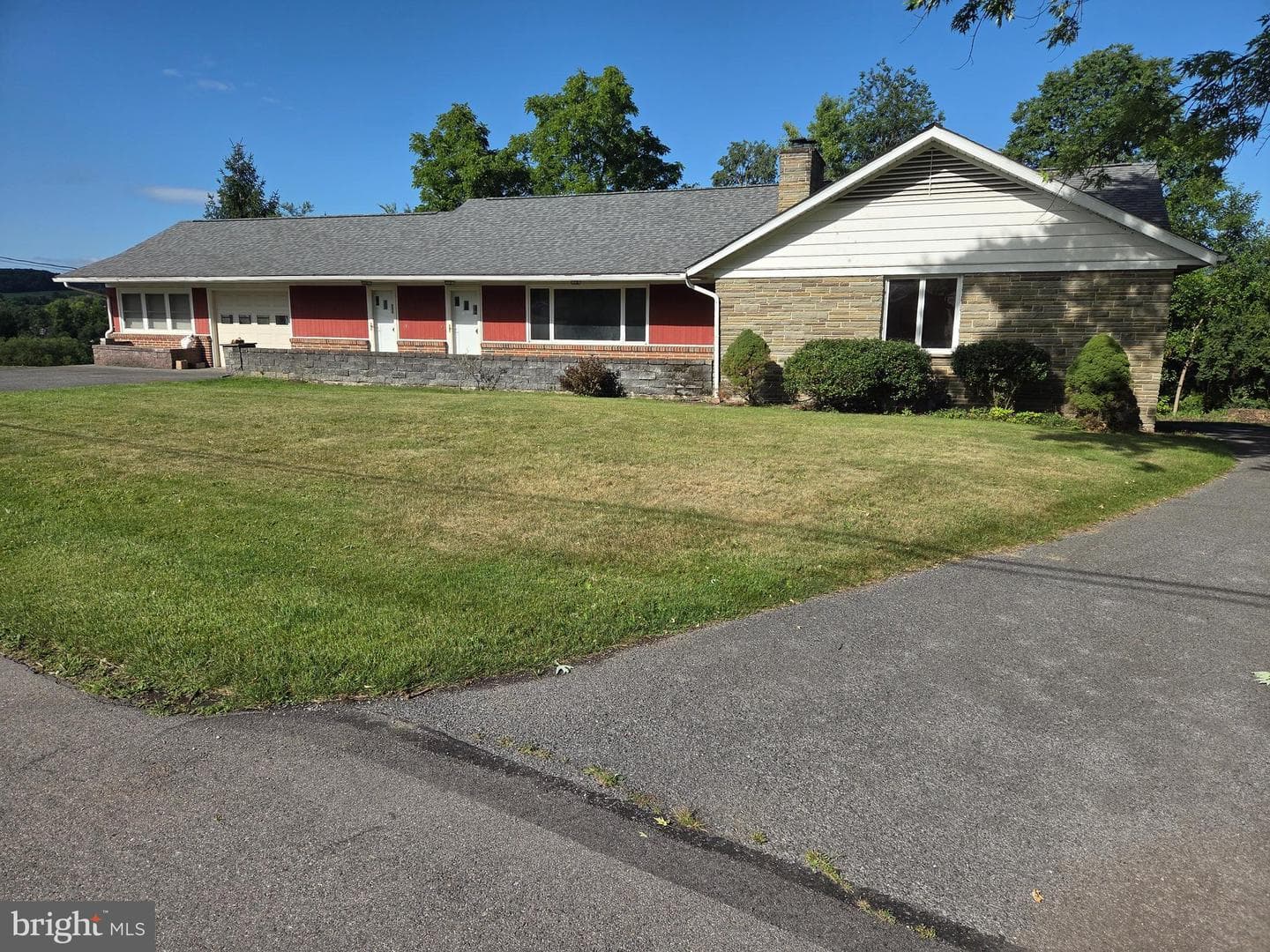 1223 Sylvan Circle photo 1