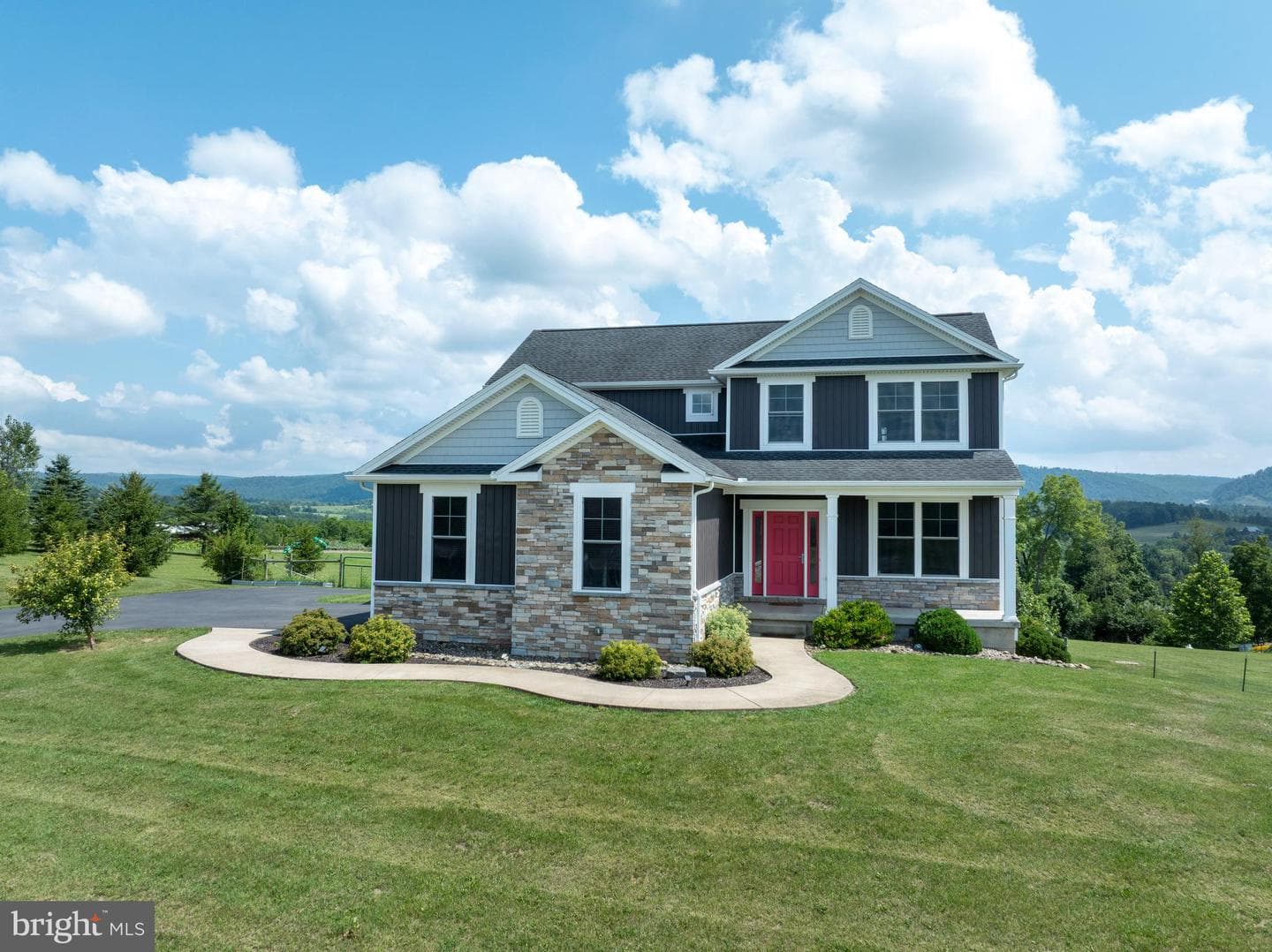 164 Pepper Ridge Drive photo 1