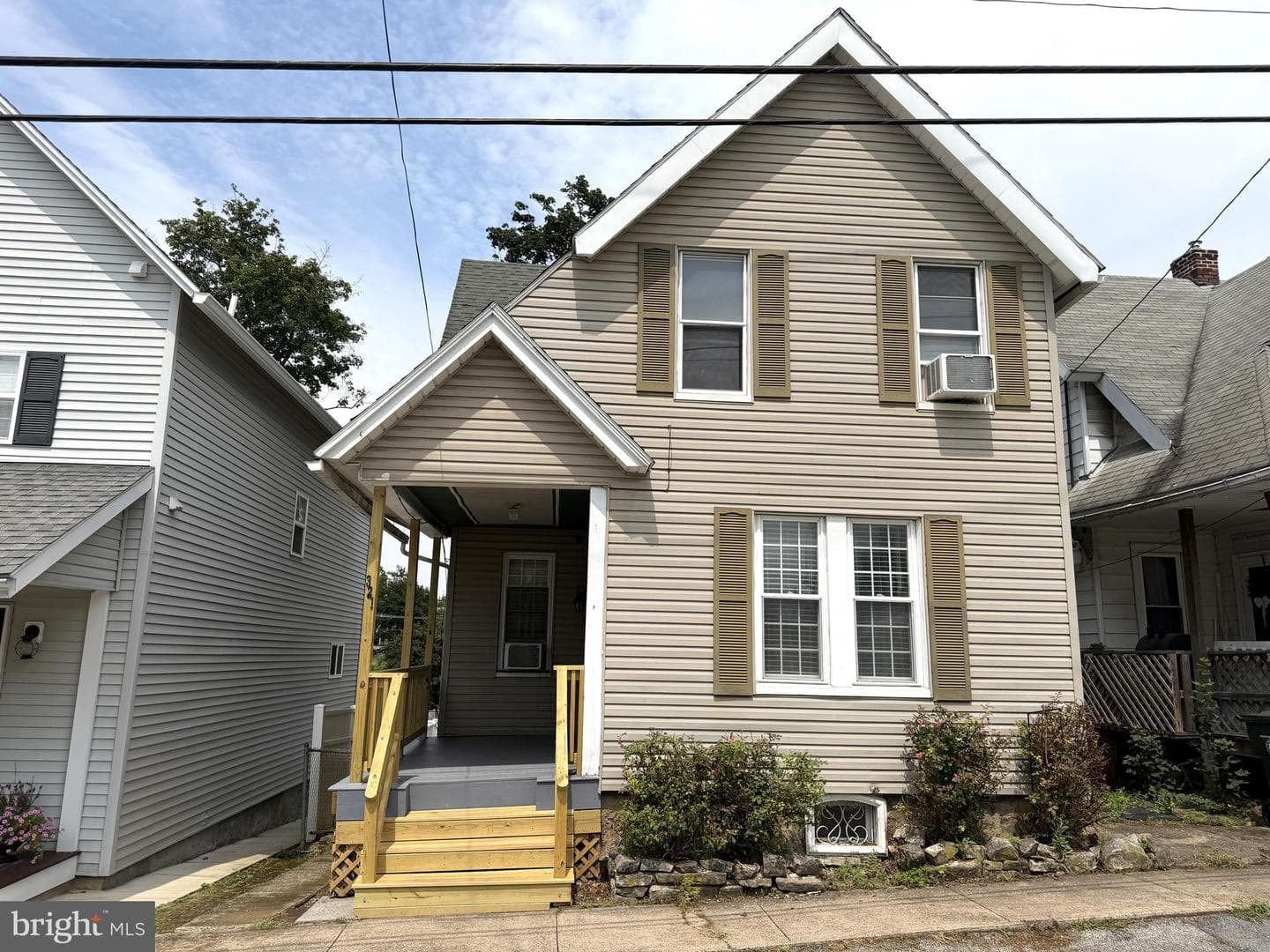 321 E Lamb Street photo 1