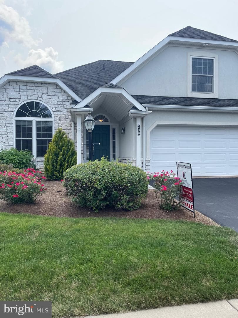 3222 Shellers Bend #209 photo 1