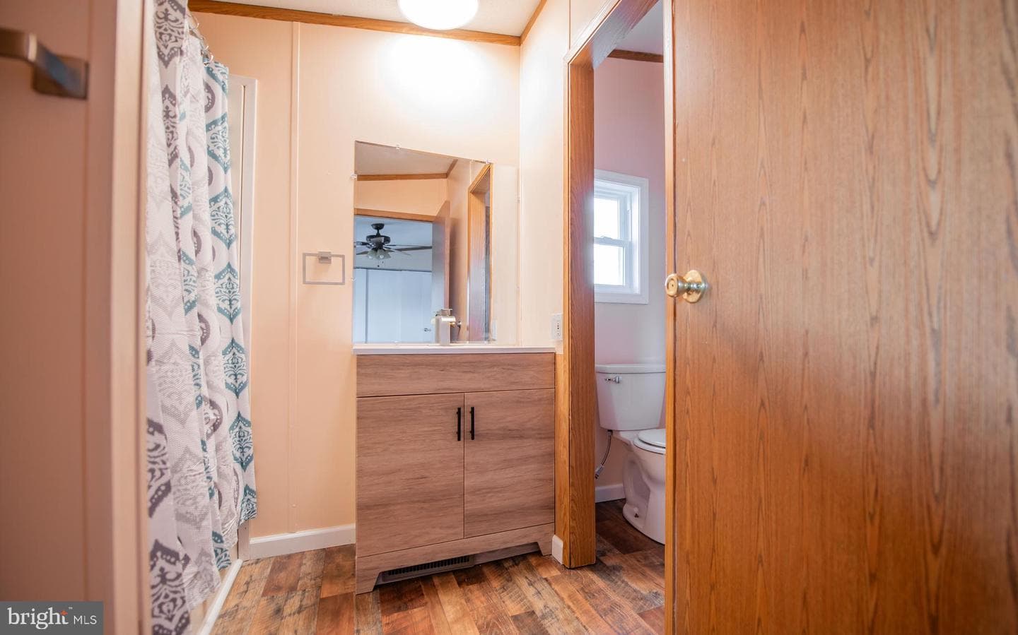 937 Center Street photo 12