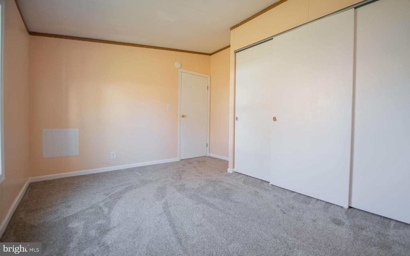 937 Center Street photo 9