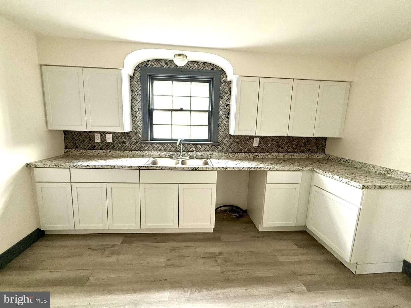 208 Woodward Avenue photo 4