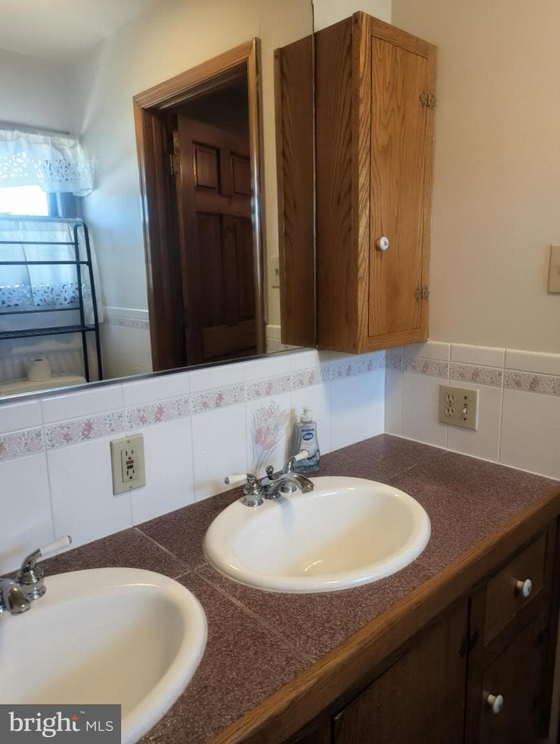 1123 4th Avenue photo 30