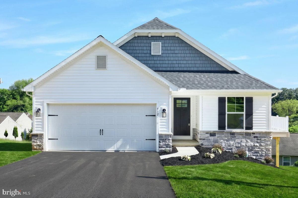 712 Country Club Drive #lot 2 photo 1