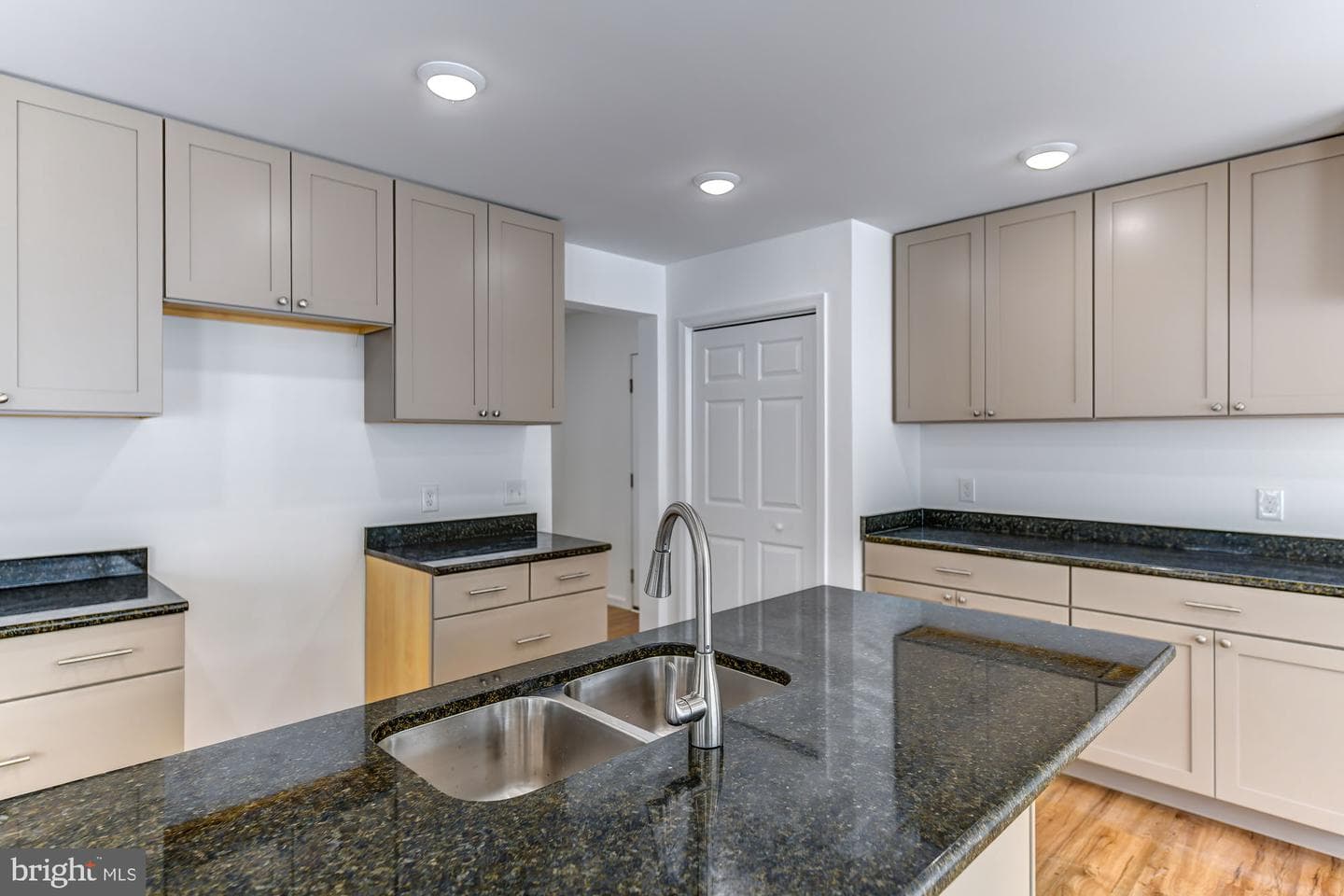 25 Mifflin Terrace photo 21