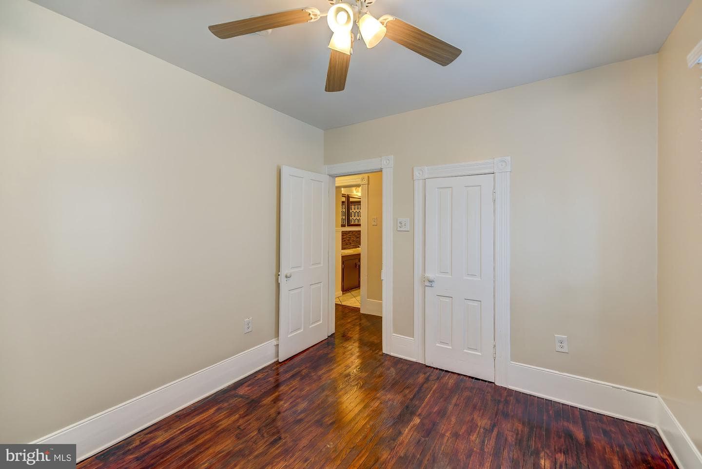 422 E 4th Street photo 20